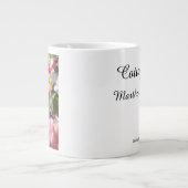 ピンクの花と太陽 – Martha's Vineヤード ジャンボコーヒーマグカップ (正面)