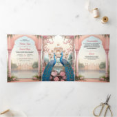 ピンクの花と孔雀の豪華なインド宮殿の結婚式 三つ折り招待状 (内部)