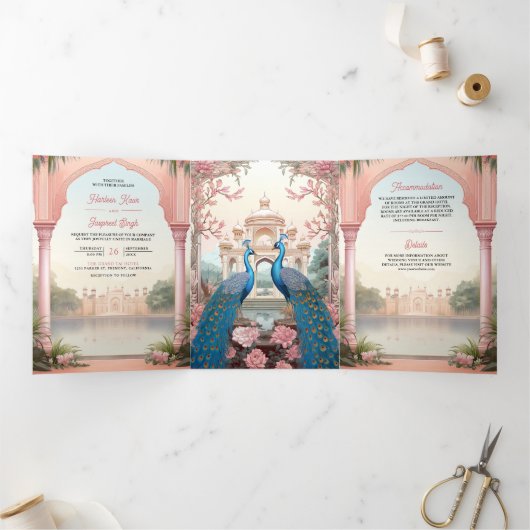 ピンクの花と孔雀の豪華なインド宮殿の結婚式 三つ折り招待状 (内部)