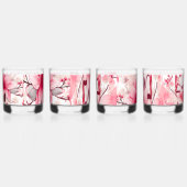 ピンクの花と春の花のモチーフ ウイスキーグラス (左)