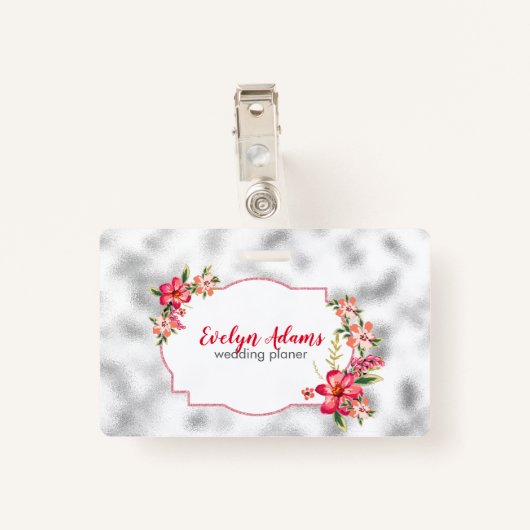 ピンクの花と銀ガぼやけラス バッジ (裏面クリップ)