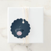 ピンクの花と離れネイビー フェイバータグ (インサイチュ)