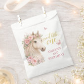 ピンクの花と馬の1歳の誕生日 フェイバーバッグ (クリップ留めされた状態)