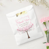 ピンクの花と鳥のウェディングシャワーお礼 フェイバーバッグ (封をした状態)