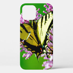 ピンクの花に咲く黄色い蝶 iPhone 12ケース