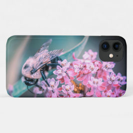 ピンクの花に止まる蜂 iPhone 11 ケース