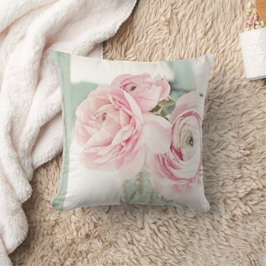 ピンクの花のぼろぼろのシックな水差し クッション (ブランケット)