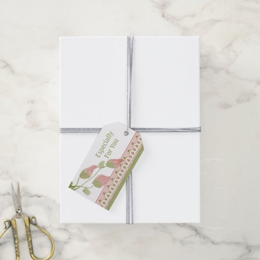 ピンクの花のアクセント付つる ギフトタグ (より糸付き)