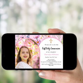 ピンクの花のアーチの少女 初めての聖体拝領 招待状