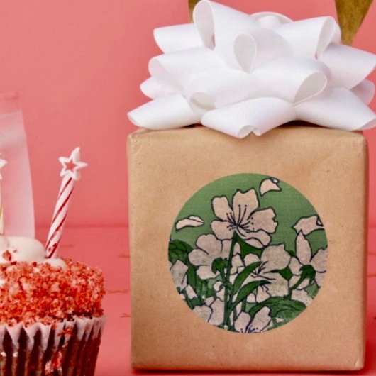 ピンクの花のカスケードステッカー ラウンドシール