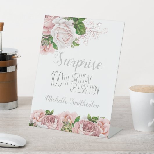 ピンクの花のサプライズ100歳の誕生日 台座サイン (インサイチュ)