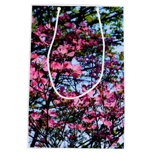 ピンクの花のハナミズキの木の写真 ミディアムペーパーバッグ (裏面)