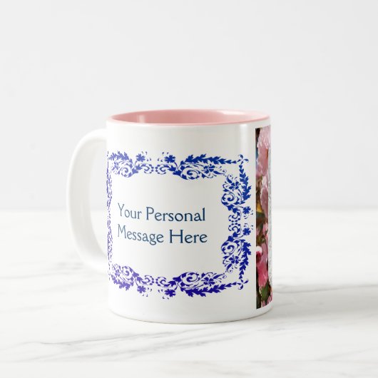 ピンクの花のフォトフレームパーソナライズされた ツートーンマグカップ (正面左)