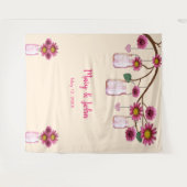 ピンクの花のメイソンジャー フォト バックドロップ タペストリー (正面(横))