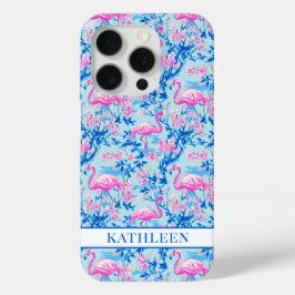 ピンクの花のモノグラム入りフラミンゴ iPhone 15 PROケース