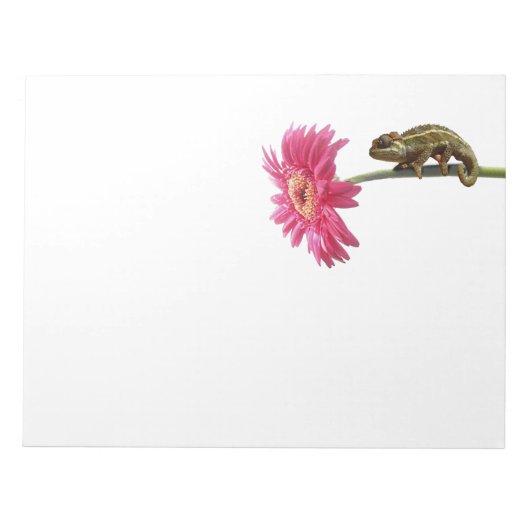 ピンクの花の上の緑のカメレオン ノートパッド (正面)