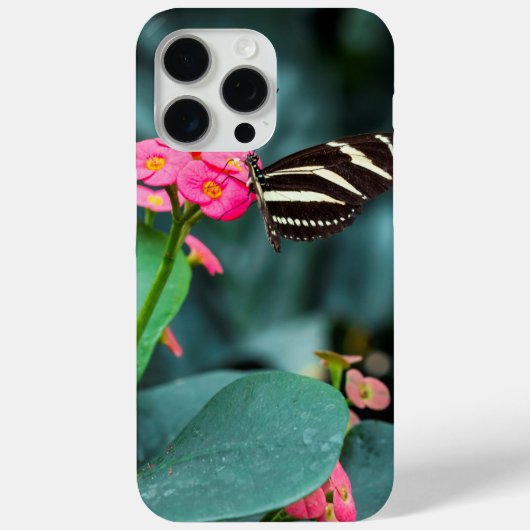 ピンクの花の上の美しい蝶 Case-Mate iPhoneケース (裏面)