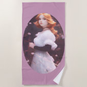 ピンクの花の中の美しい若い女の子ポートレート ビーチタオル (正面)