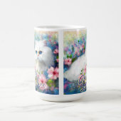 ピンクの花の中の青い目のペルシャ猫 パーソナライズデザイン コーヒーマグカップ (中央)
