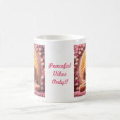 ピンクの花の仏めい想ズ コーヒーマグカップ (中央)