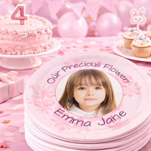 ピンクの花の写真とモダンなデザインの女の子の4歳の誕生日 ペーパープレート