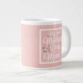 ピンクの花の初めての母の日 ジャンボコーヒーマグカップ (正面右)
