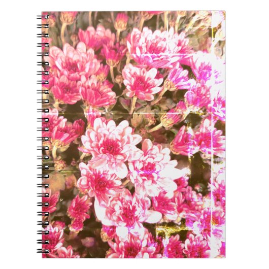 ピンクの花の咲く模様 – やわらかなボタニカルデザイン ノートブック (正面)