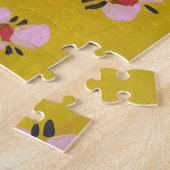 ピンクの花の女性 – 黄色 ジグソーパズル (側面)