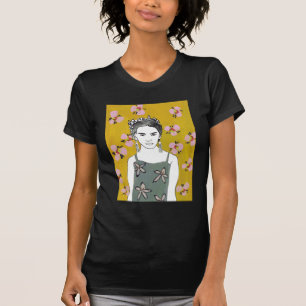 ピンクの花の女性-黄色 Tシャツ