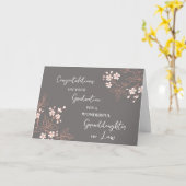 ピンクの花の孫娘が法学卒業 カード (黄色い花)