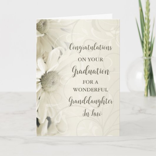 ピンクの花の孫娘が法学卒業 カード (正面)