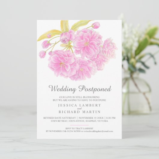 ピンクの花の春の結婚式が延期された期日 招待状 (スタンド正面)