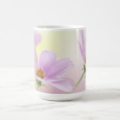 ピンクの花の水彩画とオリジナル画像 コーヒーマグカップ (中央)