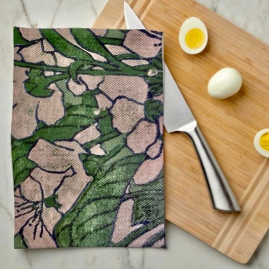 ピンクの花の滝 キッチンタオル