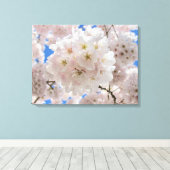 ピンクの花の玉。 キャンバスプリント (インサイチュ (ウッドフロア))