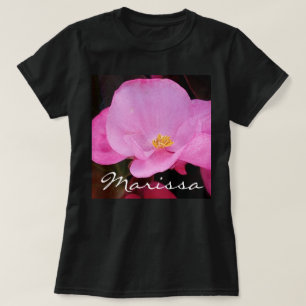 ピンクの花の美しい写真追加ネーム黒 Tシャツ