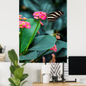 ピンクの花の美しい蝶 ポスター (ホームオフィス)