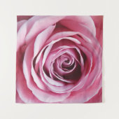 ピンクの花の芽がクローズアップ、バラの芽 タペストリー (正面(横))