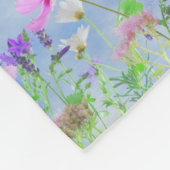 ピンクの花の草原の花びらつる植物 フリースブランケット (角)