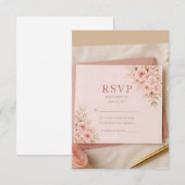 ピンクの花の返信ハガキ ロマンティックな結婚式の返信 出欠カード (正面/裏面)