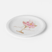 ピンクの花びらとプロセッコの花のあるブライダルシャワー ペーパープレート (アングル)