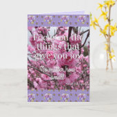 ピンクの花びら フローラル 喜びのカードに焦点を当てて カード (黄色い花)