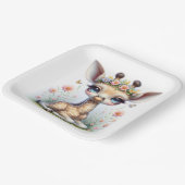 ピンクの花を持つベビーガールキリン ペーパープレート (傾斜あり)