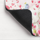 ピンクの花分野の白い猫を持つかわいい女の子 マウスパッド (コーナー)