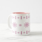 ピンクの花及びブロック ツートーンマグカップ (正面左)