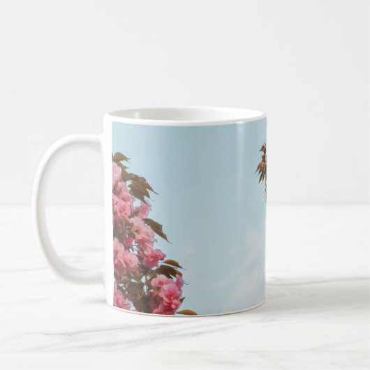 ピンクの花弁が咲く花 コーヒーマグカップ (左)