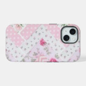 ピンクの花柄のクッション付き携帯ケース iPhone 15ケース (裏面横)