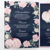 ピンクの花柄のパンプキンQRコードネイビーの結婚式 三つ折り招待状 (内部最初)