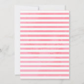 ピンクの花柄の服の女の子のベビーシャワー招待状 招待状 (裏面)