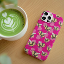 ピンクの花柄のiPhone 13ケースで蜂を救おう
